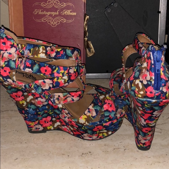 Wedges - Picture 4 of 4